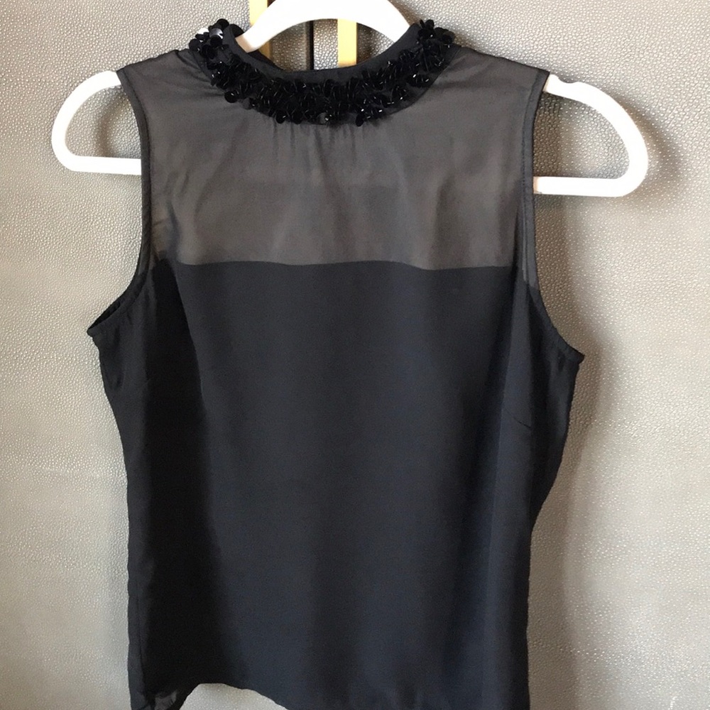 😎 Worthington size S sequin neckline shell
